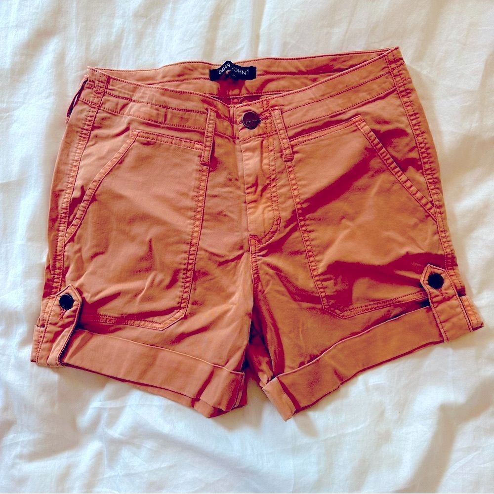 Roll-up shorts in light pink/coral